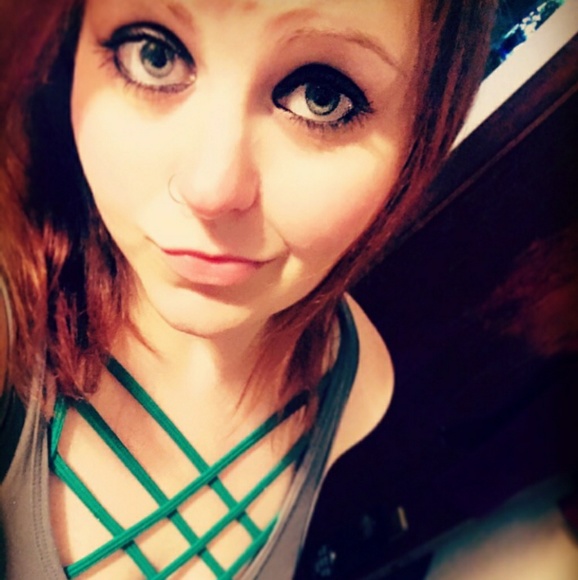 Meet Your Posher, KT - Picture 7 of 8